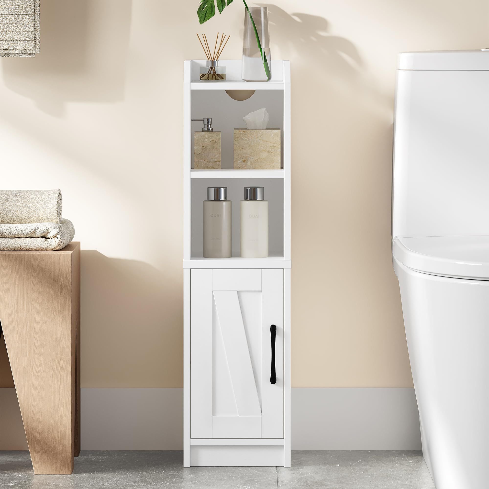 Schmaler Badezimmerschrank Weiß – Freistehender Badschrank mit Tür und Regalen, platzsparendes Standregal für Bad, WC oder kleine Räume