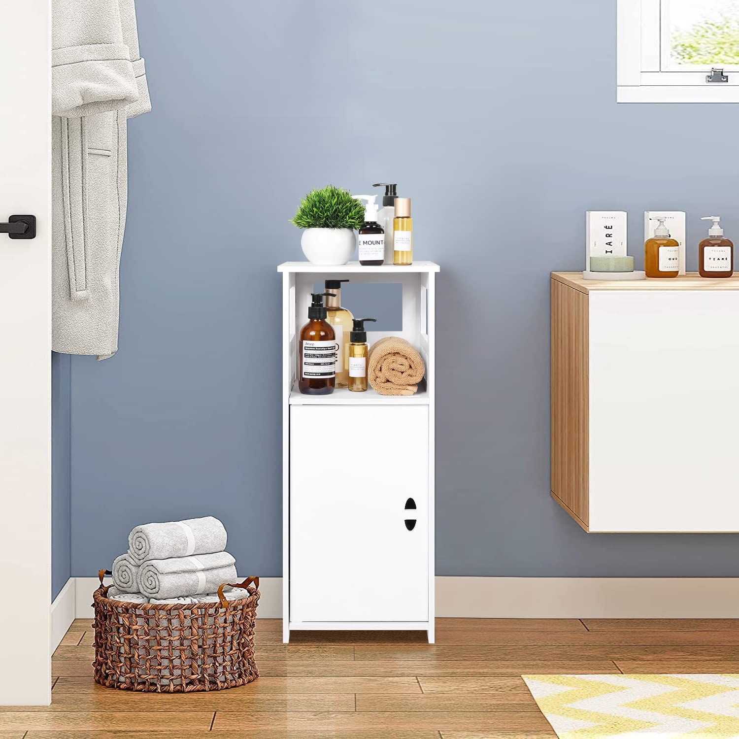 Schmaler Badezimmerschrank Weiß – Freistehender Badschrank mit Tür und offenen Fächern, platzsparender Organizer für Bad, Küche und Wohnzimmer